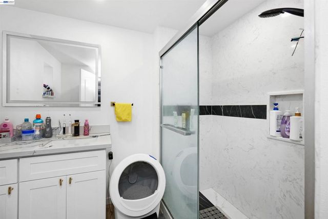 18522 Madison Ave, Castro Valley, CA 94546