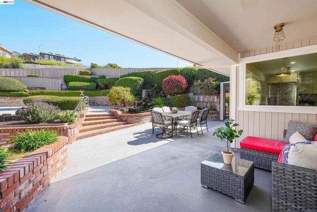 18522 Madison Ave, Castro Valley, CA 94546