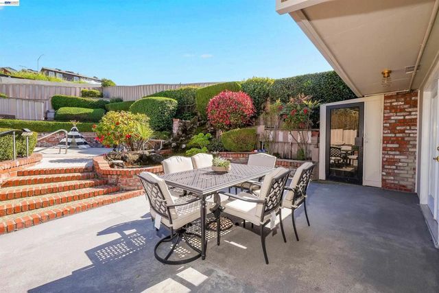 18522 Madison Ave, Castro Valley, CA 94546