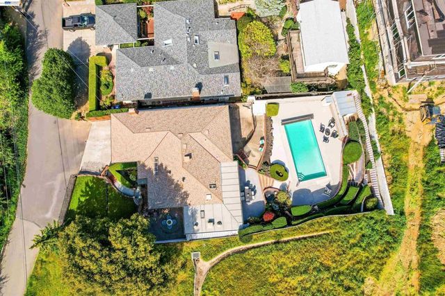 18522 Madison Ave, Castro Valley, CA 94546