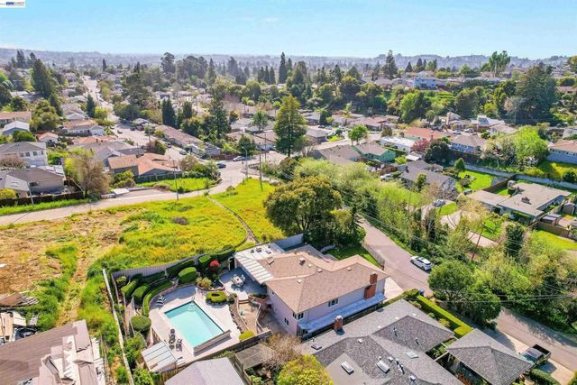 18522 Madison Ave, Castro Valley, CA 94546