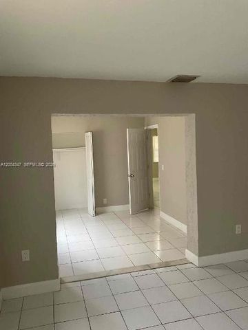 1389 SW 24th Ave, Fort Lauderdale, FL 33312