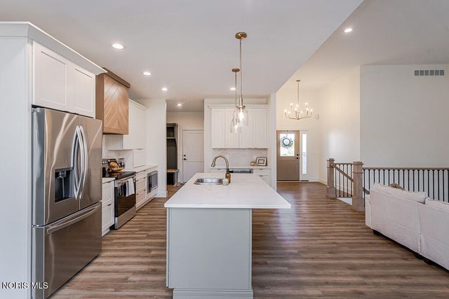 9024 Driftwood Court, Sylvania, OH 43560