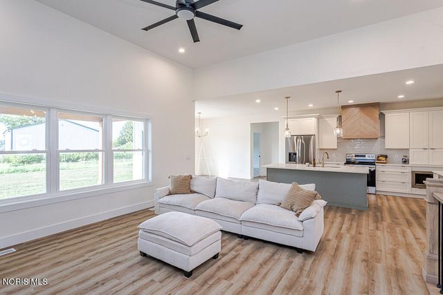 9024 Driftwood Court, Sylvania, OH 43560