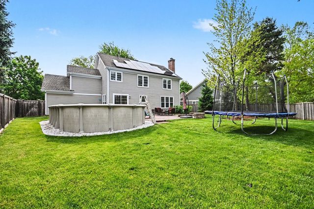17364 W Westwind Drive, Gurnee, IL 60031