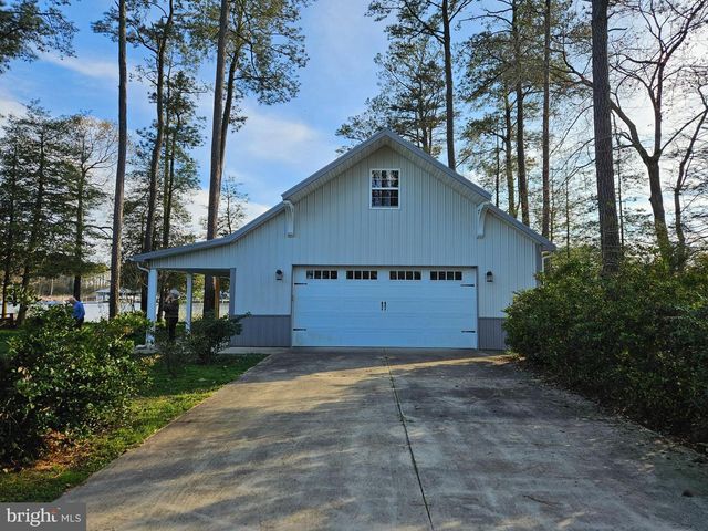 15 PINEWATER DR, Harbeson, DE 19951