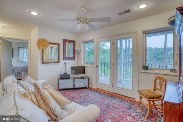 15 PINEWATER DR, Harbeson, DE 19951