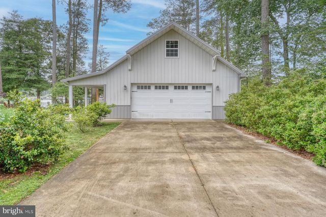 15 PINEWATER DR, Harbeson, DE 19951