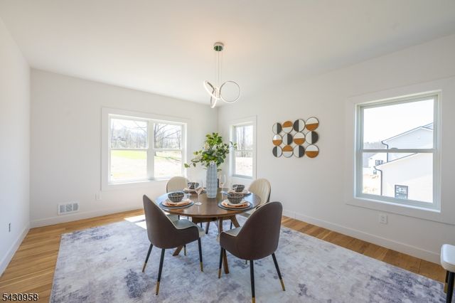 7 Emerald Dr, Hardyston Twp., NJ 07419