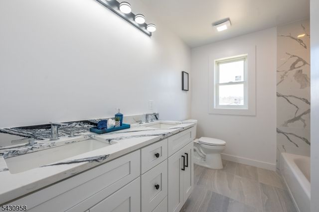 7 Emerald Dr, Hardyston Twp., NJ 07419