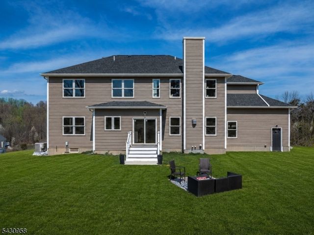 7 Emerald Dr, Hardyston Twp., NJ 07419
