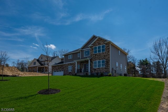 7 Emerald Dr, Hardyston Twp., NJ 07419