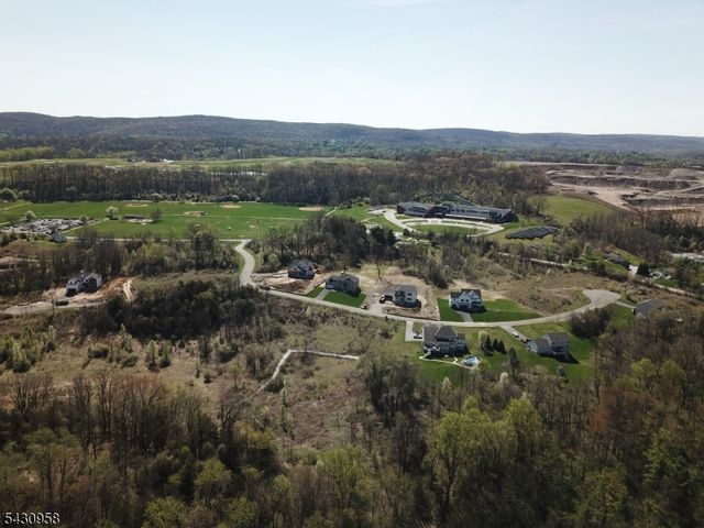 7 Emerald Dr, Hardyston Twp., NJ 07419