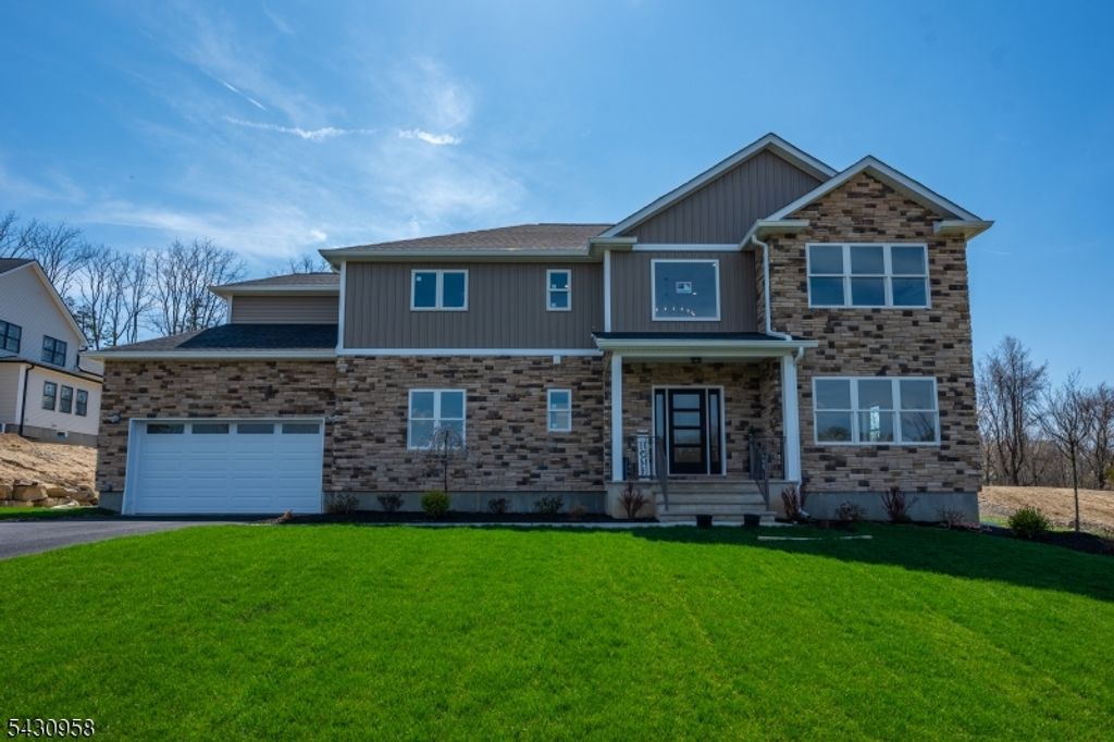 7 Emerald Dr, Hardyston Twp., NJ 07419