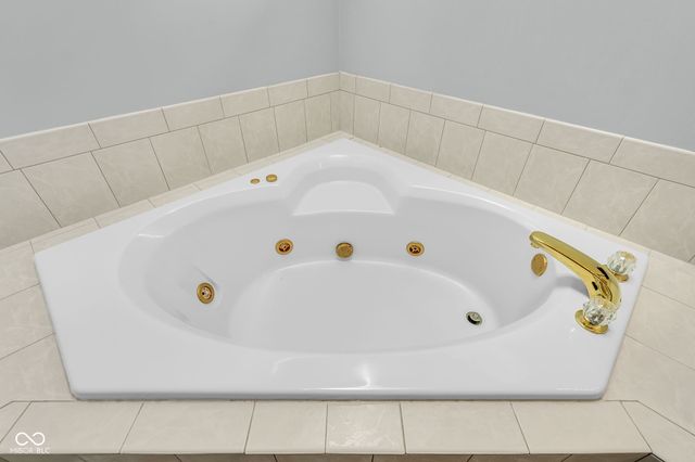 5274 Chickasaw Court, Carmel, IN 46033