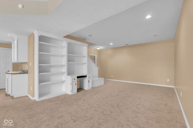 5274 Chickasaw Court, Carmel, IN 46033