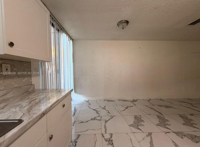 6170 SW 68th St 21, South Miami, FL 33143