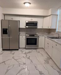 6170 SW 68th St 21, South Miami, FL 33143