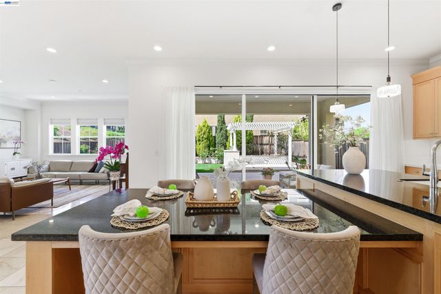 103 Camelia Ct, San Ramon, CA 94582