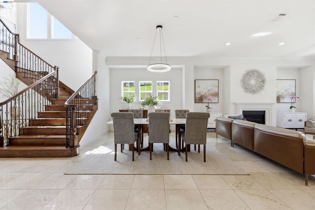 103 Camelia Ct, San Ramon, CA 94582