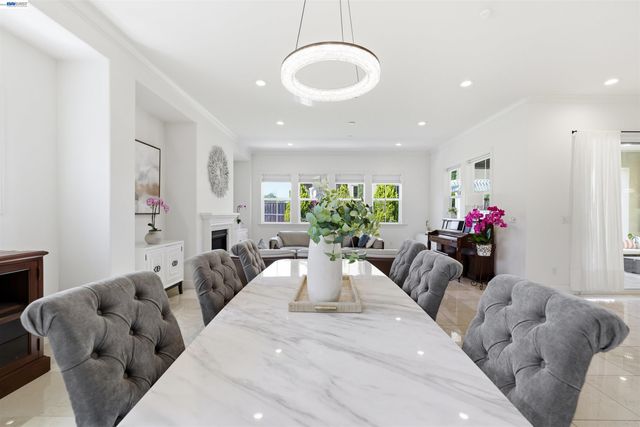 103 Camelia Ct, San Ramon, CA 94582