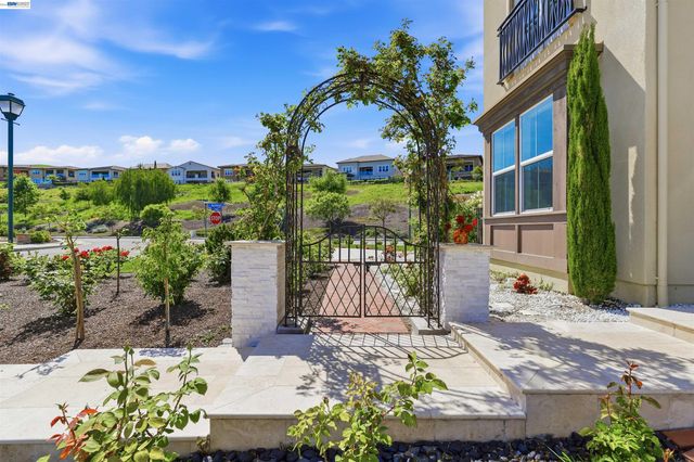 103 Camelia Ct, San Ramon, CA 94582