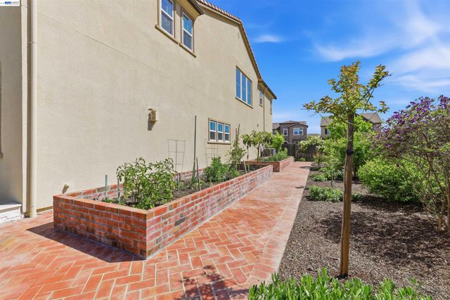 103 Camelia Ct, San Ramon, CA 94582