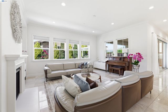 103 Camelia Ct, San Ramon, CA 94582