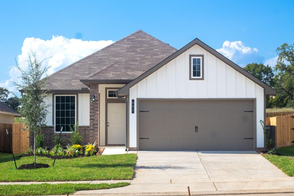 607 Rockbridge Drive, Huntsville, TX 77340