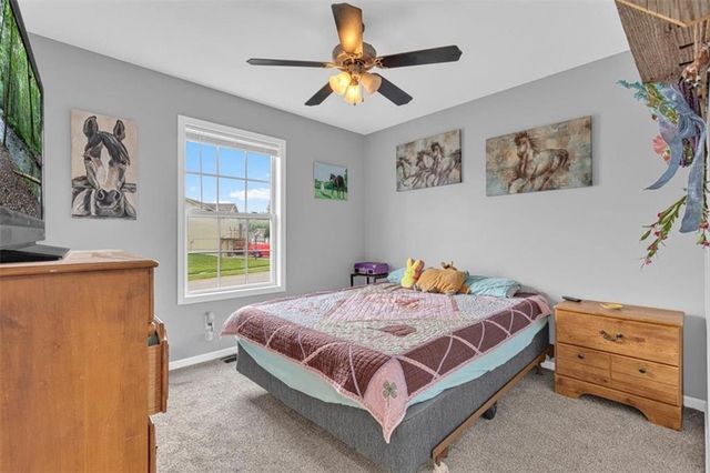 1102 E 18th Street, Kearney, MO 64060
