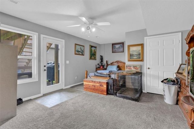 1102 E 18th Street, Kearney, MO 64060