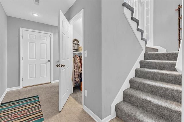 1102 E 18th Street, Kearney, MO 64060