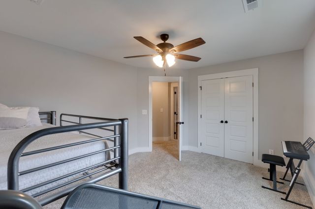 1116 Johnson St, Burns, TN 37029