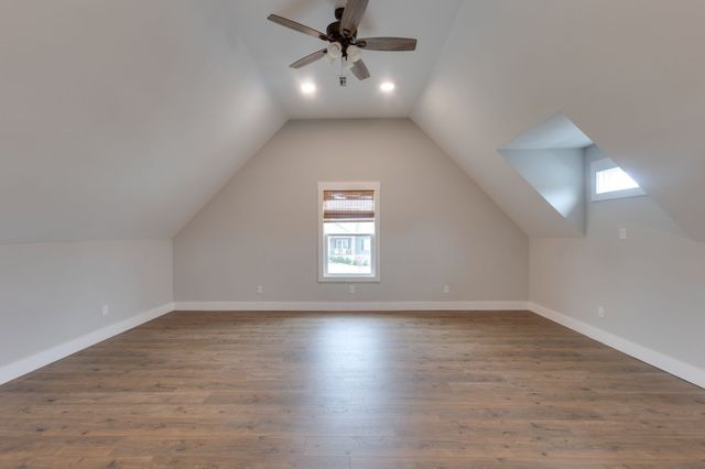 1116 Johnson St, Burns, TN 37029