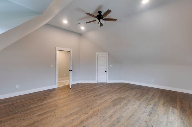 1116 Johnson St, Burns, TN 37029
