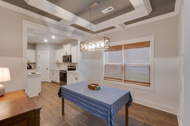 1116 Johnson St, Burns, TN 37029