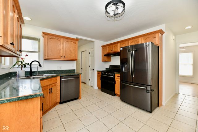 1600 Liberty Way, Hope, IN 47246