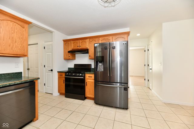 1600 Liberty Way, Hope, IN 47246