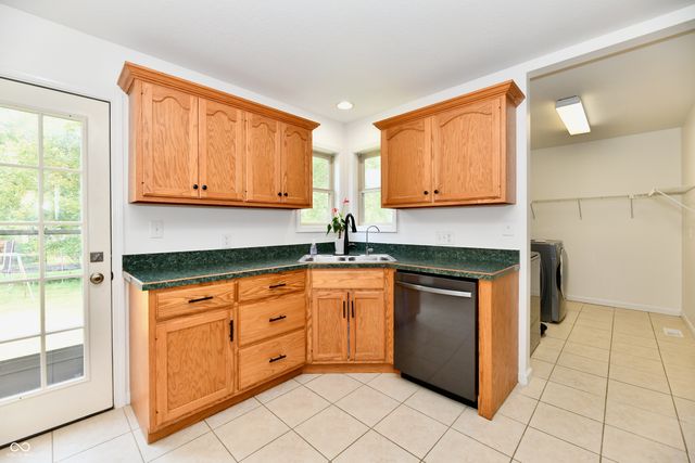 1600 Liberty Way, Hope, IN 47246