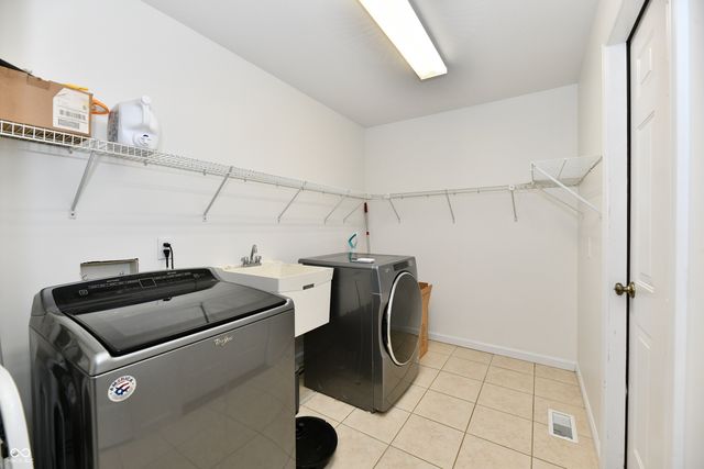 1600 Liberty Way, Hope, IN 47246