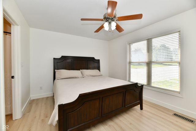 1600 Liberty Way, Hope, IN 47246