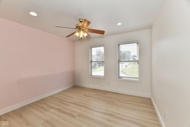 1600 Liberty Way, Hope, IN 47246