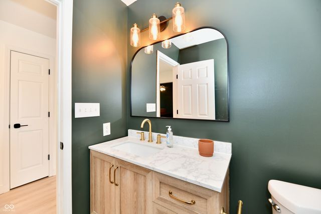 1600 Liberty Way, Hope, IN 47246