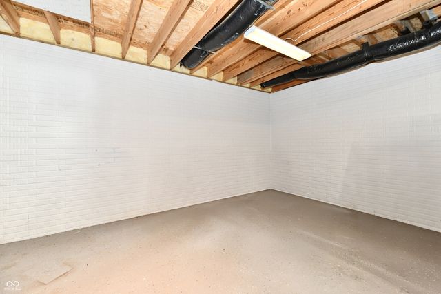 1600 Liberty Way, Hope, IN 47246