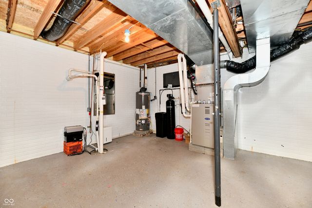 1600 Liberty Way, Hope, IN 47246