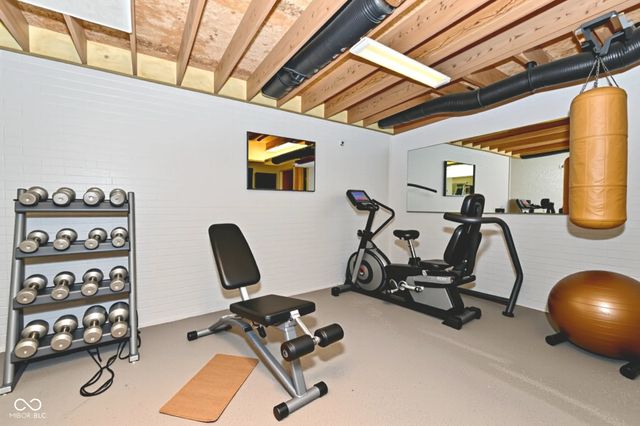 1600 Liberty Way, Hope, IN 47246