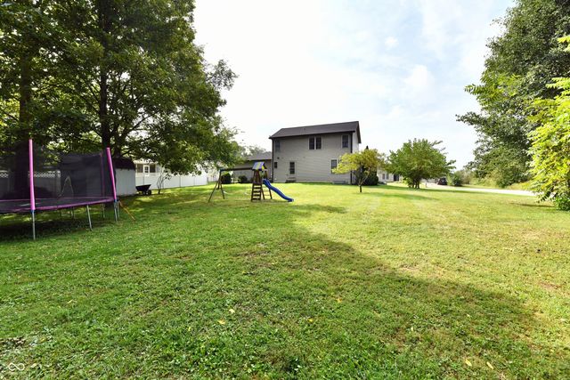 1600 Liberty Way, Hope, IN 47246