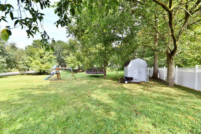 1600 Liberty Way, Hope, IN 47246