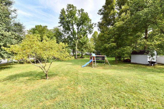 1600 Liberty Way, Hope, IN 47246