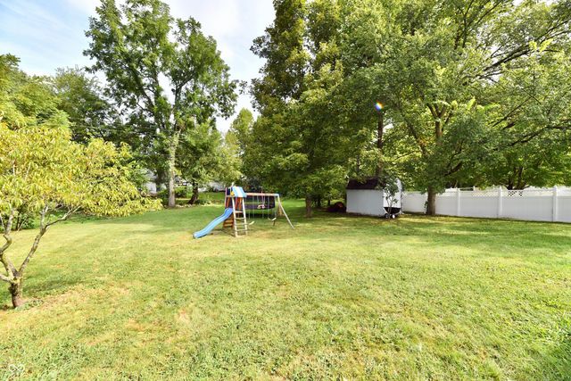 1600 Liberty Way, Hope, IN 47246